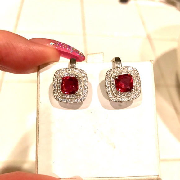 AAA GRADE 2CARAT RUBY & WHITE TOPAZ EARRINGS - Picture 1 of 6